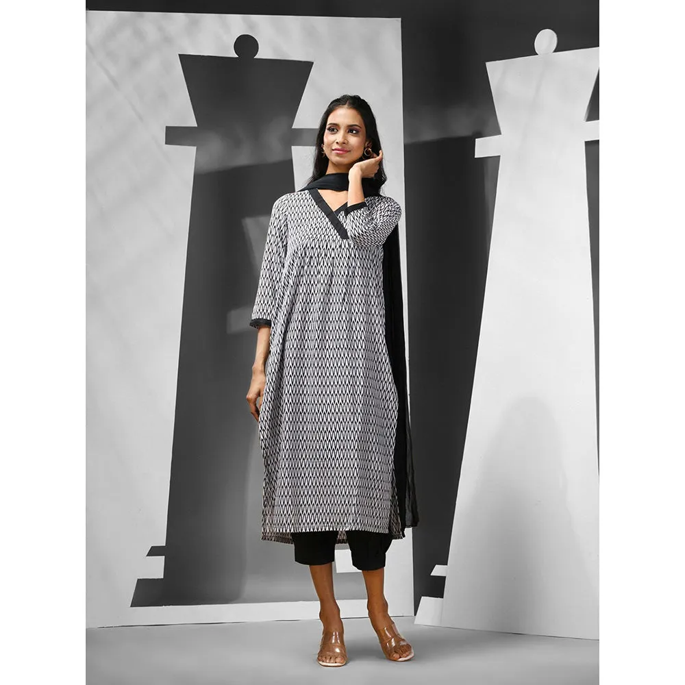 CHARUKRITI White & Black Geometric Printed Cotton Kurta with Salwar & Dupatta (Set of 3)
