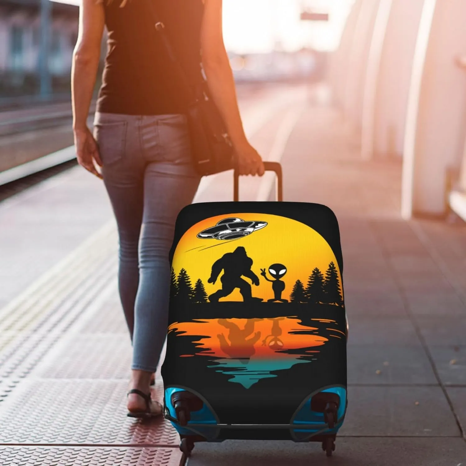 Travel Luggage Cover Ufo Alien And Bigfoot Moon Fashion Washable Baggage Suitcase Protector Fit For 18-32 Inch Luggage