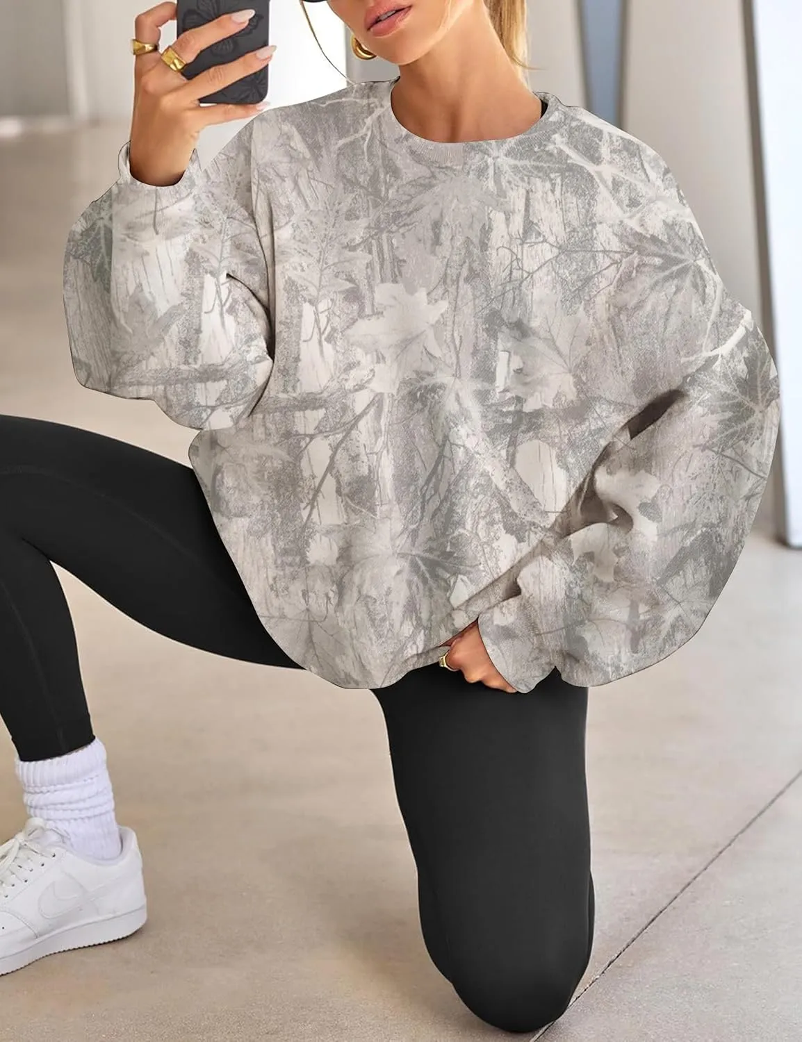 Womens Camo Sweatshirt Oversized Graphic Maple Leaf Print Crewneck Long Sleeve Y2k Trendy Fall Pullover Hoodies