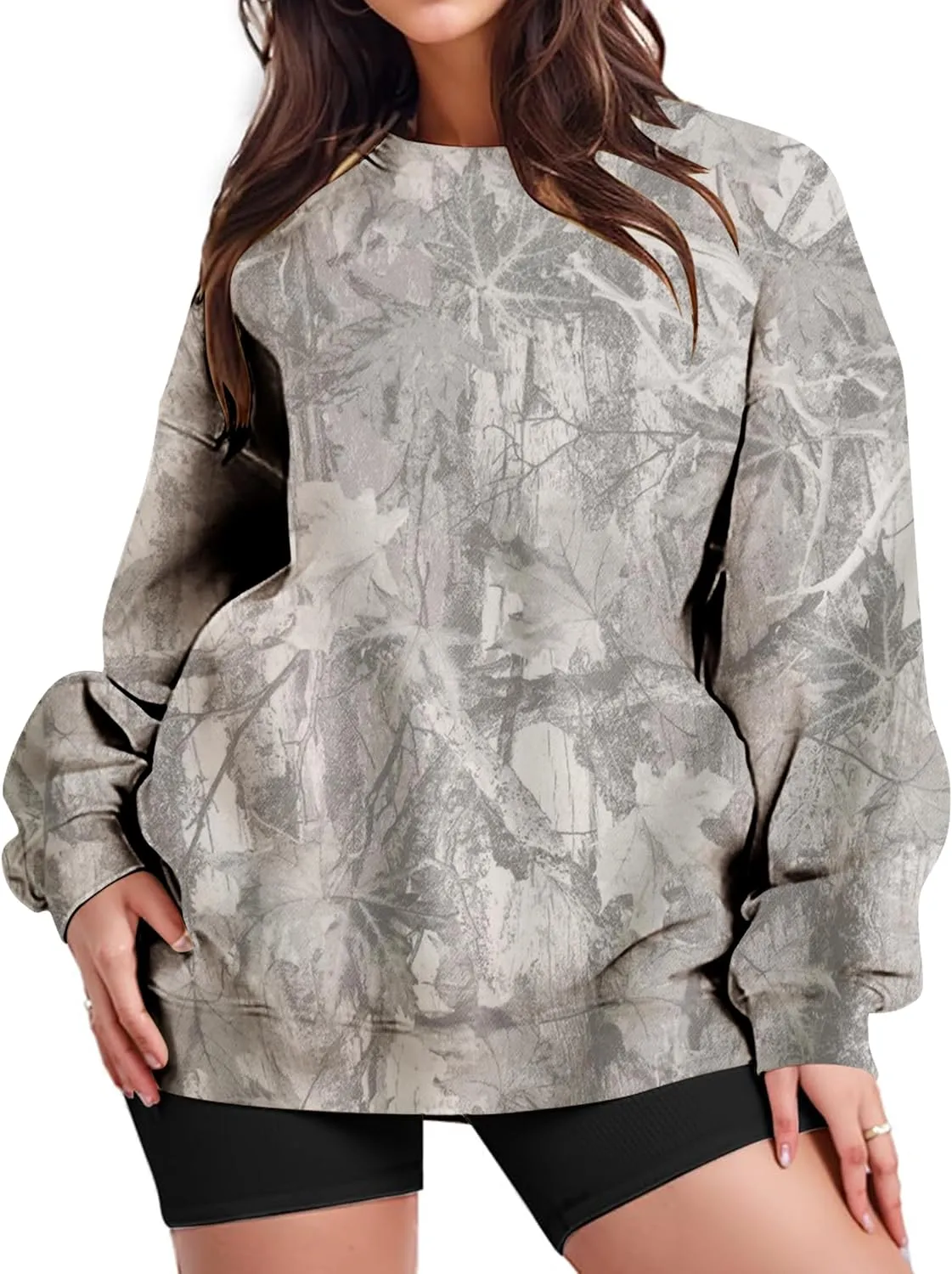 Womens Camo Sweatshirt Oversized Graphic Maple Leaf Print Crewneck Long Sleeve Y2k Trendy Fall Pullover Hoodies