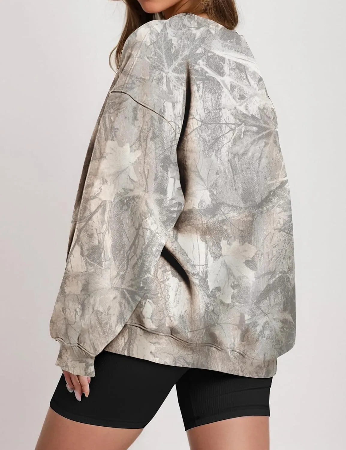 Womens Camo Sweatshirt Oversized Graphic Maple Leaf Print Crewneck Long Sleeve Y2k Trendy Fall Pullover Hoodies